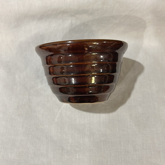 Monmouth Pottery Sm. Beehive Brown Bowl Maple Leaf USA Stoneware. Circa 1930s - Picture 3 of 6